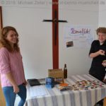 Die Postkartenaktion der Ministranten vor der internationalen Romwallfahrt