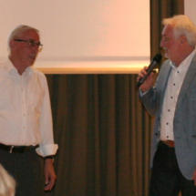 125benno#1 Franz Schröther, Geschichtswerkstatt Neuhausen, und Klaus Bachhuber, Kirchenpfleger.