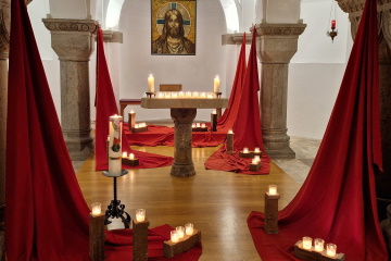 Taizégebet in der Krypta von St. Benno.