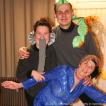 Pfarrfasching 2023: gutgelaunte Besucher.