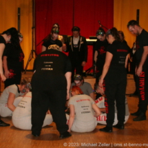 Pfarrfasching 2023: Garde des Faschingsclub München-Neuhausen.