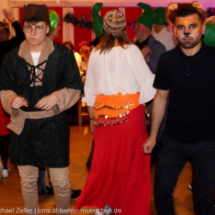 2024-pfarrfasching-3 Pfarrfasching 2024: Blick auf die Tanzfläche.