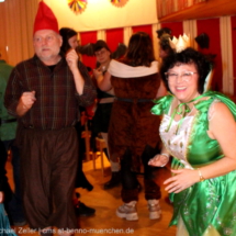 2024-pfarrfasching-4 Pfarrfasching 2024: Blick auf die Tanzfläche.